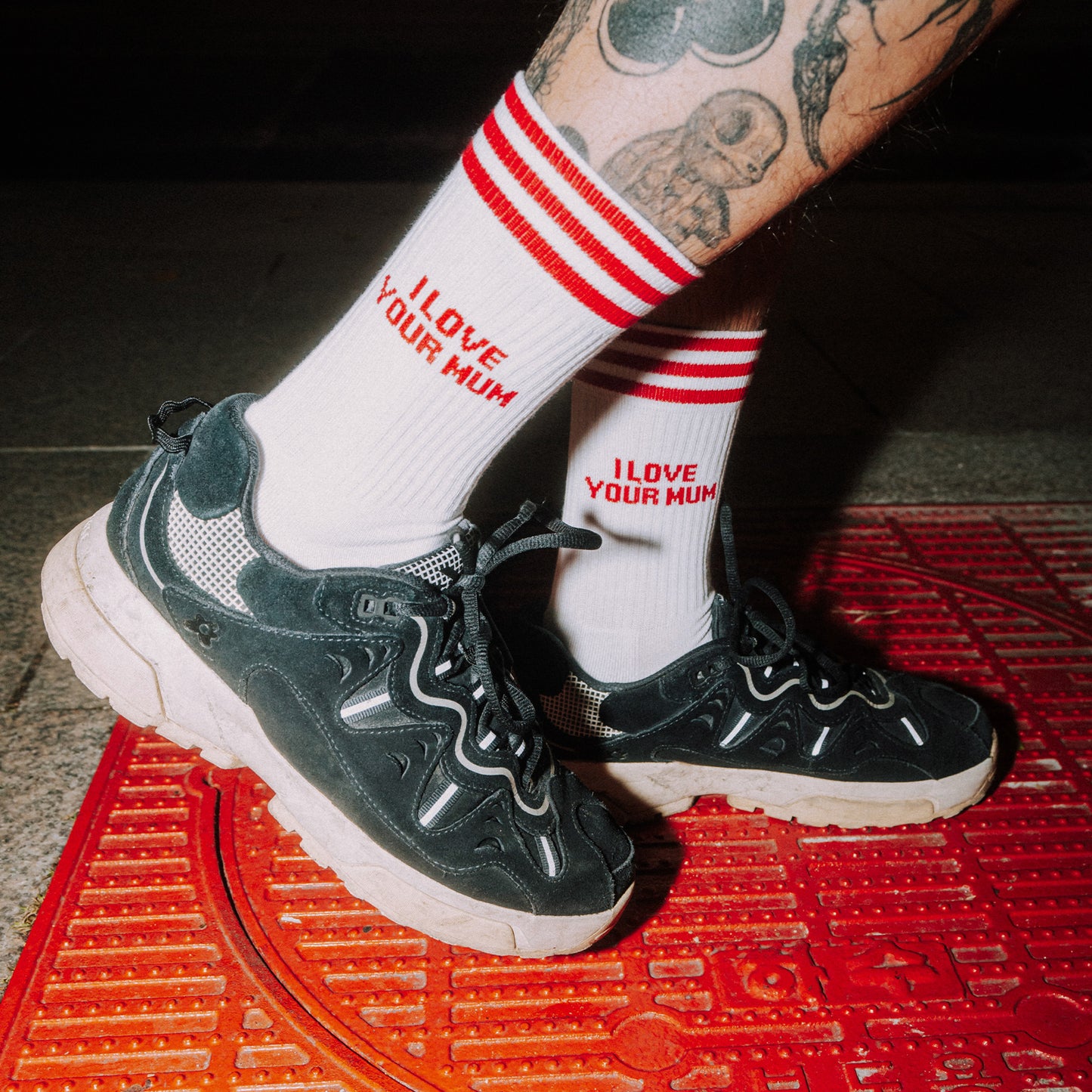 I LOVE YOUR MUM RED - WHITE SOCKS