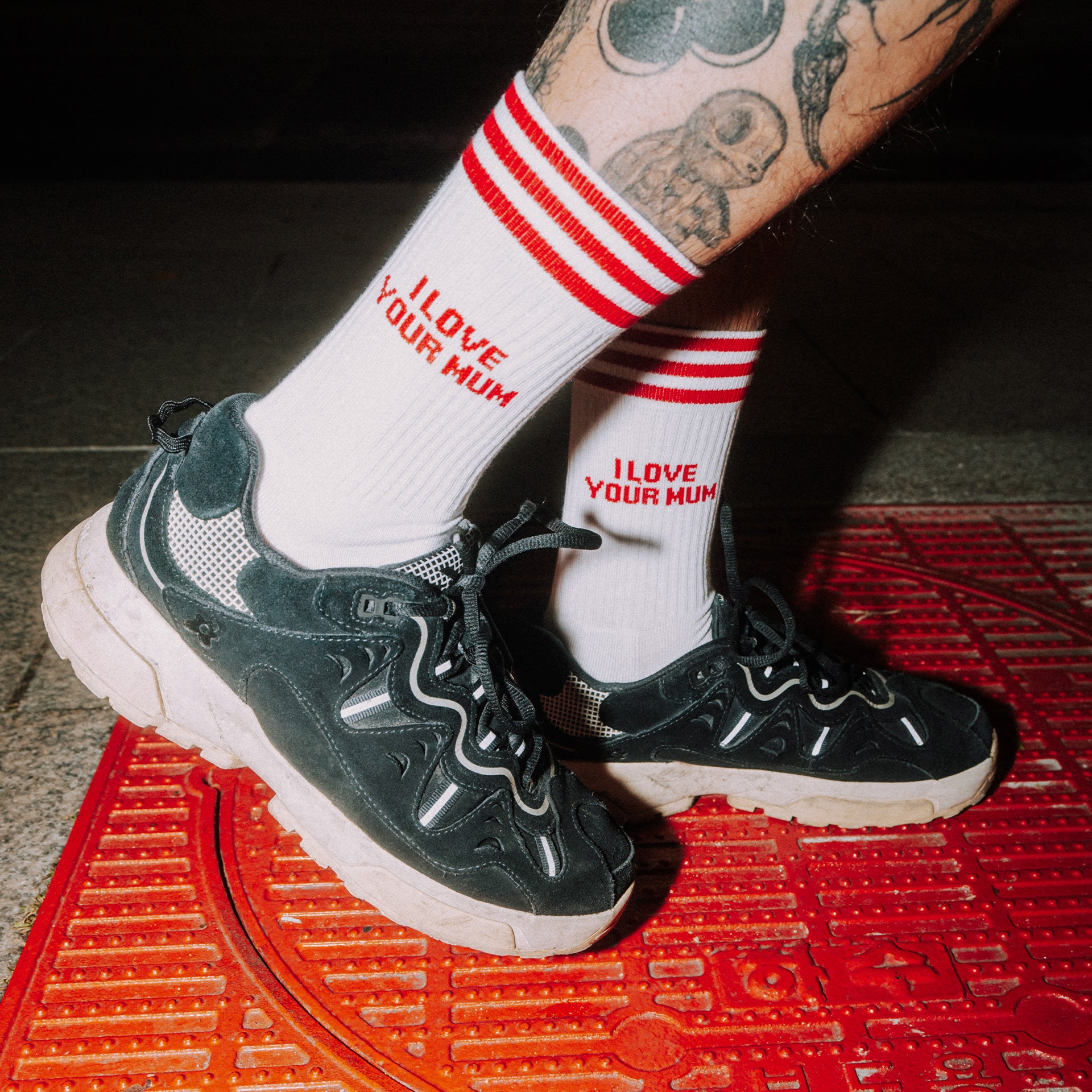 I LOVE YOUR MUM RED - WHITE SOCKS
